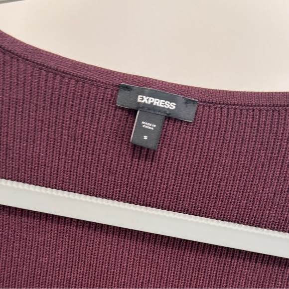 Express Women’s Burgundy Long Sleeve Sweater | Sweetheart Neckline | Size Small - Picture 4 of 5